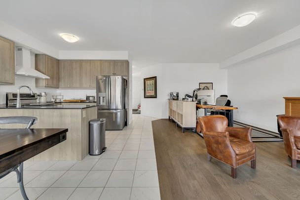 For Lease - 241 Longboat Run, Brantford, Ontario - Photo 1