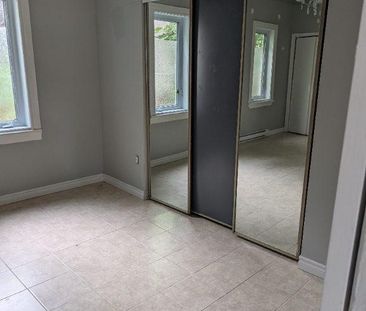 Grand 3 1/2 à Louer Pour Sept 2026 - Photo 2