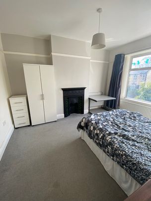 3 Bed Semi-Detached House, Stretford, M32 - Photo 1