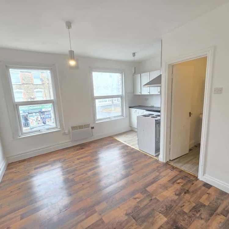 1 Bed Flat, High Street, CR7 - Photo 1