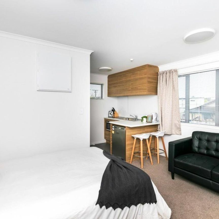 Convenient Studio Living on Beatty Street - Photo 1