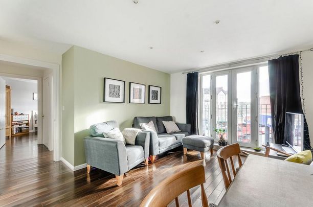2 bedroom flat to rent - Photo 1