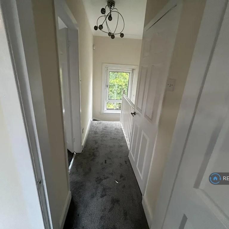 2 bedroom end of terrace house to rent - Photo 1
