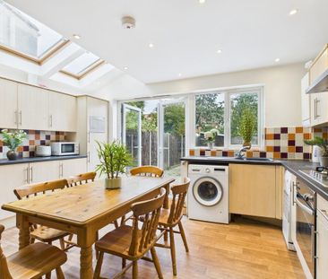 1 bedroom in a house share to rent - Photo 5
