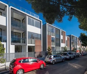 Modern 2-Bed, 1-Bath Apartment with Parking | Rachel Forster Apartm... - Photo 4