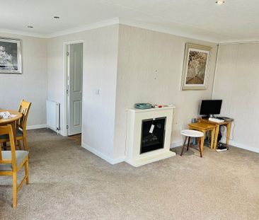 South Coast Road, Peacehaven - Photo 2