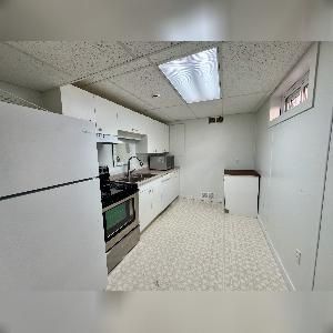 Furnished 2 Bed 1 Bath BSMT Suite Ottewell Edmonton - Photo 3