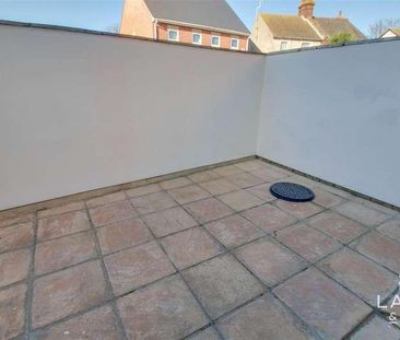 Warwick Road, CO15 - Photo 6