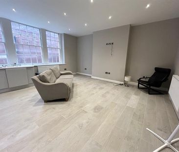 South Parade - Photo 1