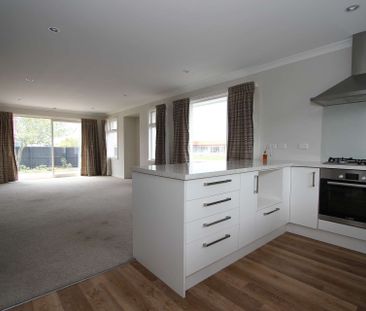 Three Bedrooms in West Melton - Photo 2