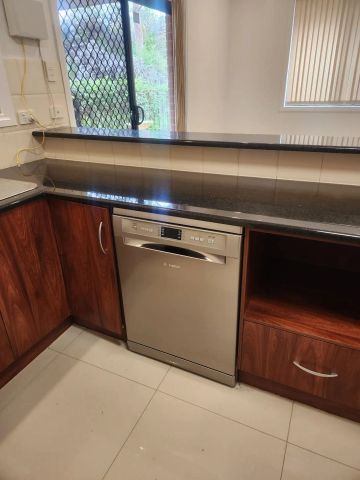 “Stunning Family Home in Mawson Lakes” - Photo 4