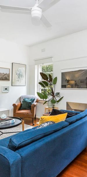 Fully Renovated Art Deco in Prime Lifestyle Locale (3 parking permits available) - Photo 1