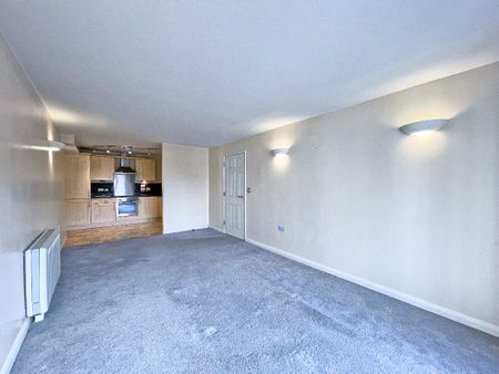 Jubilee Hall Road, Farnborough, Hampshire, GU14 - Photo 2