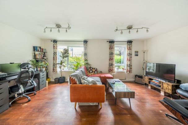 1 bedroom property to rent - Photo 1