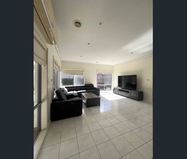 Cozy Family Living in a Prime Location! - Photo 1