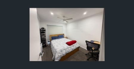 Low-Maintenance 3 Bedroom Home with Open-Plan Living & Double Garage - Photo 3