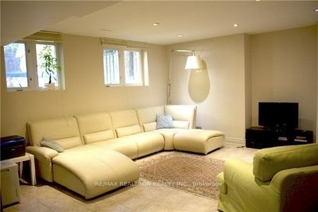 For Lease - 164 Newton Drive Unit# Bsmt, Toronto, Ontario - Photo 2