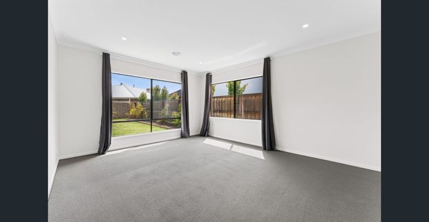 Executive Five-Bedroom Family Home - Photo 1