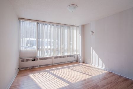 1975 Maisonneuve Blvd West - Photo 4