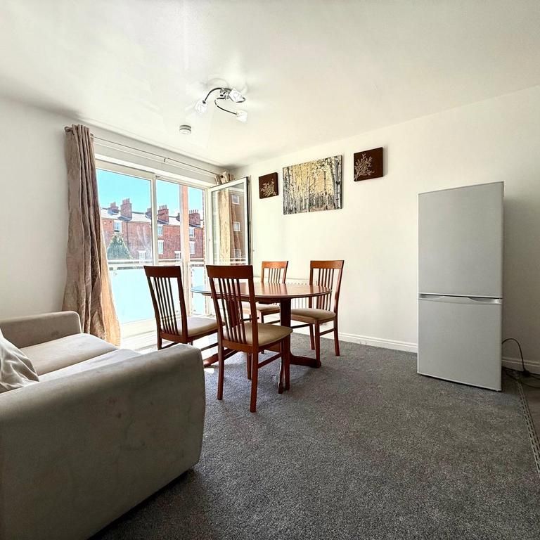 2 bedroom apartment to rent - Photo 1