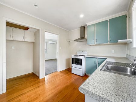 Panmure - 2 Bedroom - Photo 2