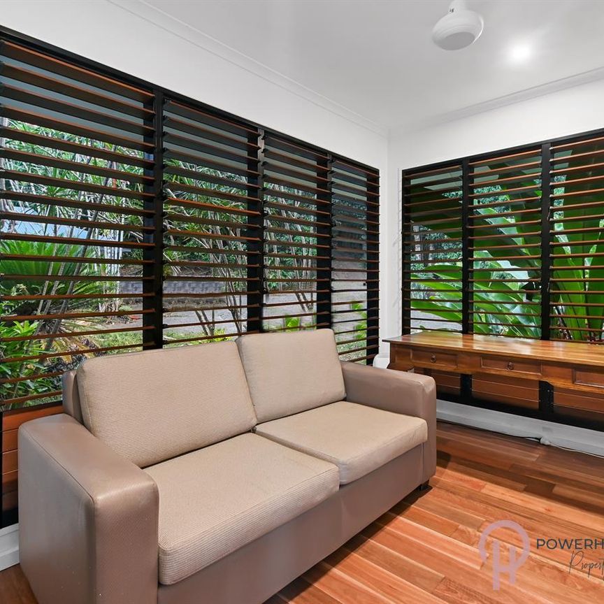 Elevated rainforest living - Photo 1