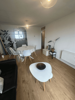 Whinchat Road, London, SE28 - Photo 1