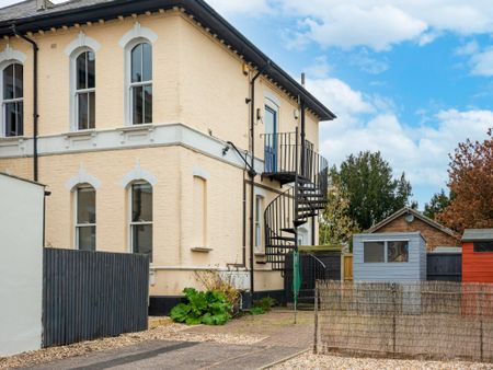 Flat 2 Sara&#39;s Court 80 Canterbury Road, Whitstable - Photo 5