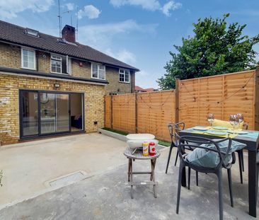 Room in a Shared House, Westway, W12 - Photo 2