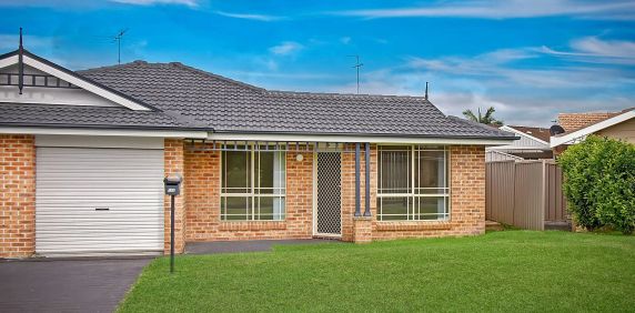 Three Bedroom Duplex in Excellent Location - Photo 2