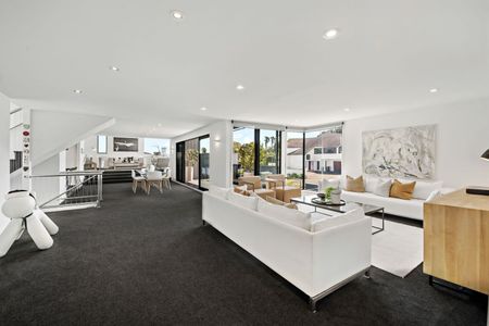 Costal Family Home With Top School Zone - Photo 4