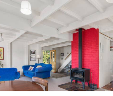 Gorgeous Lake Okareka House - Photo 3