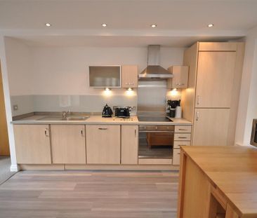 2 bedroom flat to rent - Photo 4