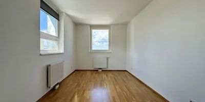 Idyllische 4-Zimmer-Wohnung mit Balkon in Innenhofruhelage - ab sofort bezugsbereit! - Foto 3