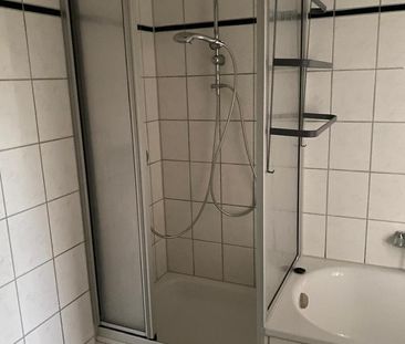 Lichtdurchflutete gepflegte 3-Zimmer-Erdgeschosswohnung mit Gartenn... - Photo 4