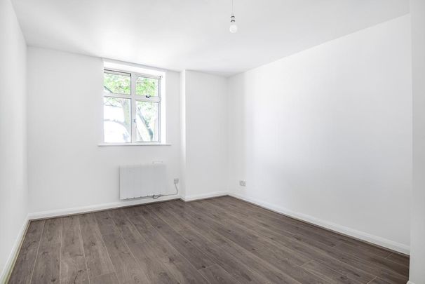 Bell Green, Lower Sydenham SE26 - Photo 1