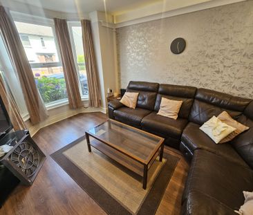 5 Bed - 8 Walmsley Road, Hyde Park, Leeds - LS6 1NG - Student - Photo 1