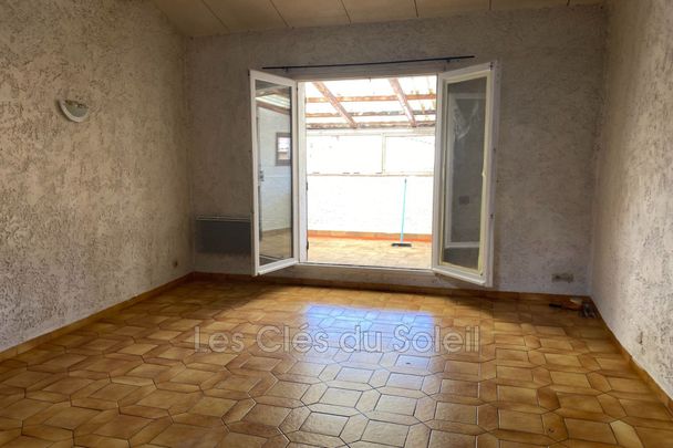 Location appartement 3 pièces 47 m² Le Val - Photo 1