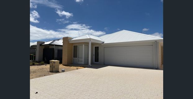 Dual Key Living | Modern | Low Maintenance - Photo 1