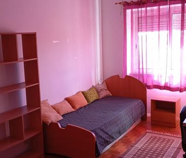 Quarto em Monte da Caparica perto da FCT - Photo 1