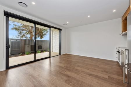 Just a short walk from public transport, Centre Place Shopping Centre, and a great selection of cafes and restaurants, this two bedroom apartment combines convenience with modern living. - Photo 5