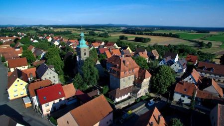 Herrschaftliche Beletage-Wohnung mit historischem Flair im repräsentativen Schloss Kalchreuth - Photo 5