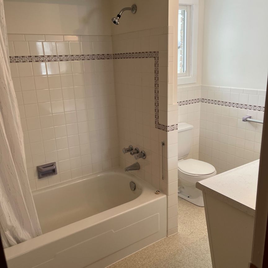 For Lease - 143 Downing Crescent Unit# Upper, London South, Ontario - Photo 1