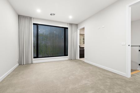 1/2 Elm Tree Road, Doncaster VIC 3108 - House For Rent | Domain - Photo 3