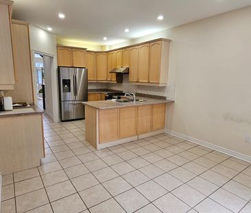 For Lease - 7 Trailside Walk, Brampton, Ontario - Photo 3