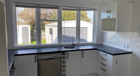 Light and Bright! - Photo 2