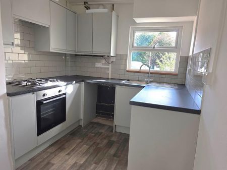 2 bedroom terraced house to rent - Photo 2