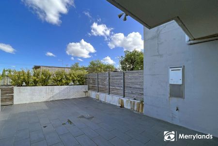 Spacious townhouse with lots to offer - Photo 5