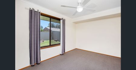 3 Bedroom in Ashmore, new floors, new appliance,new kitchen - Photo 4