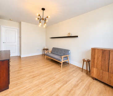 3 bedroom detached house to rent - Photo 2